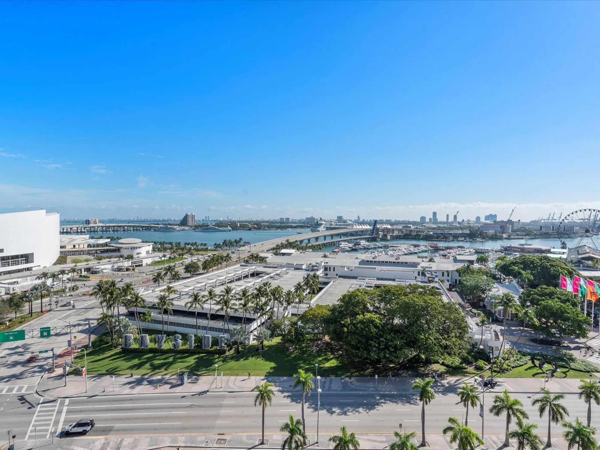 Mvr - Designer With Jaw-dropping Views & Pool Apartamento *